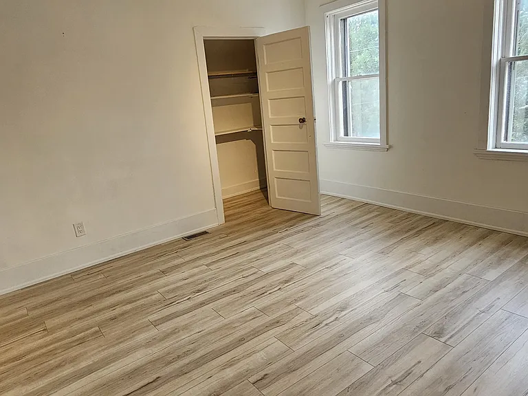 17 Bowes Ave #2 — Photo 19