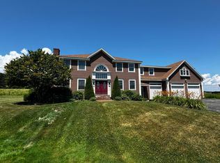 8 Turnberry Dr, Cumberland, ME 04021