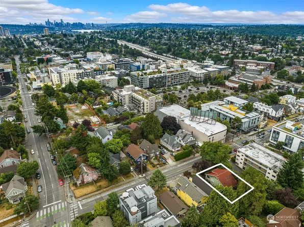 1012 NE 70th Street, Seattle, WA 98115