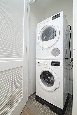 5th image of 42 W 33rd St APT 11F