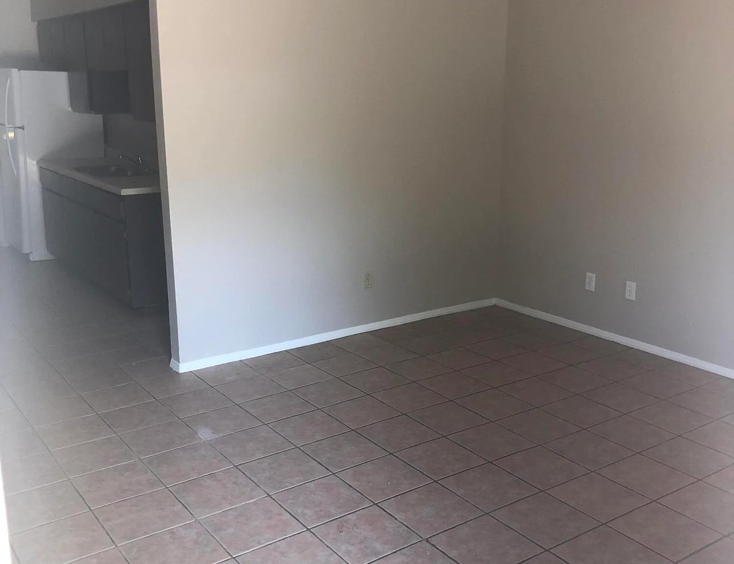 2 bed, 1.0 bath, 850 sqft, $1,195 — Photo 2