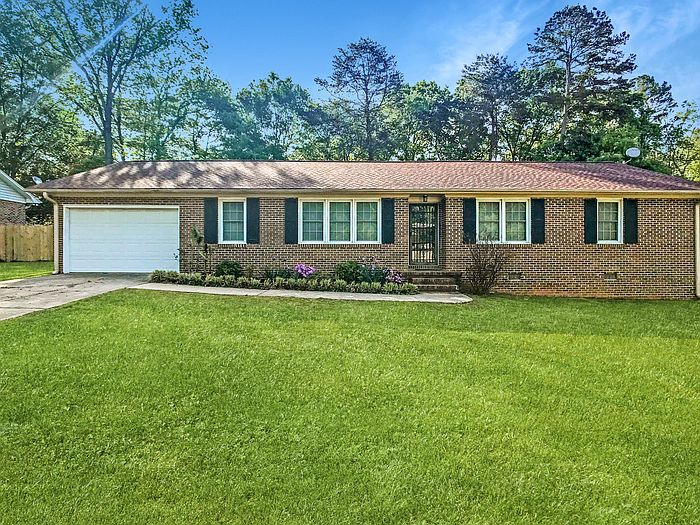 1st image of 6 Blackenridge Dr