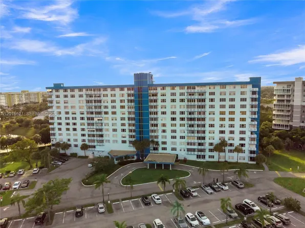 4001 Hillcrest Dr APT 812, Hollywood, FL 33021