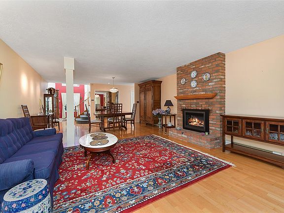5th image of 4631 Lochside Dr #3