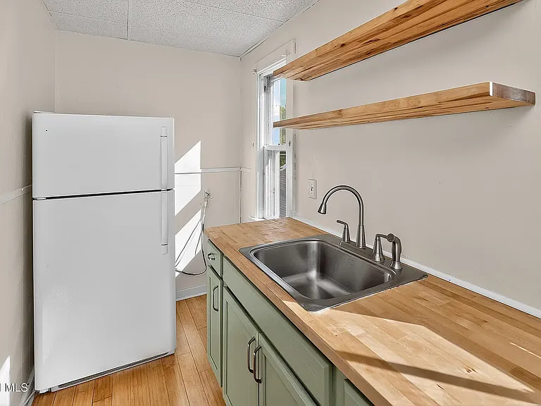 138 Davis Ave #2 — Photo 7