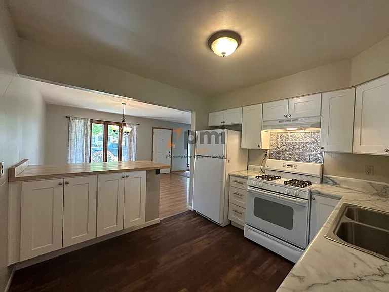 6850 Van Buren Pl — Photo 5