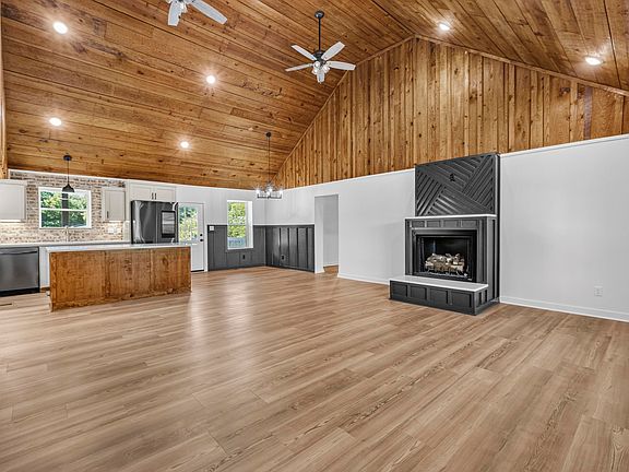 4th image of 264 Smith Rd