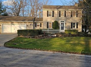 918 Neil Armstrong Dr, Wapakoneta, OH 45895