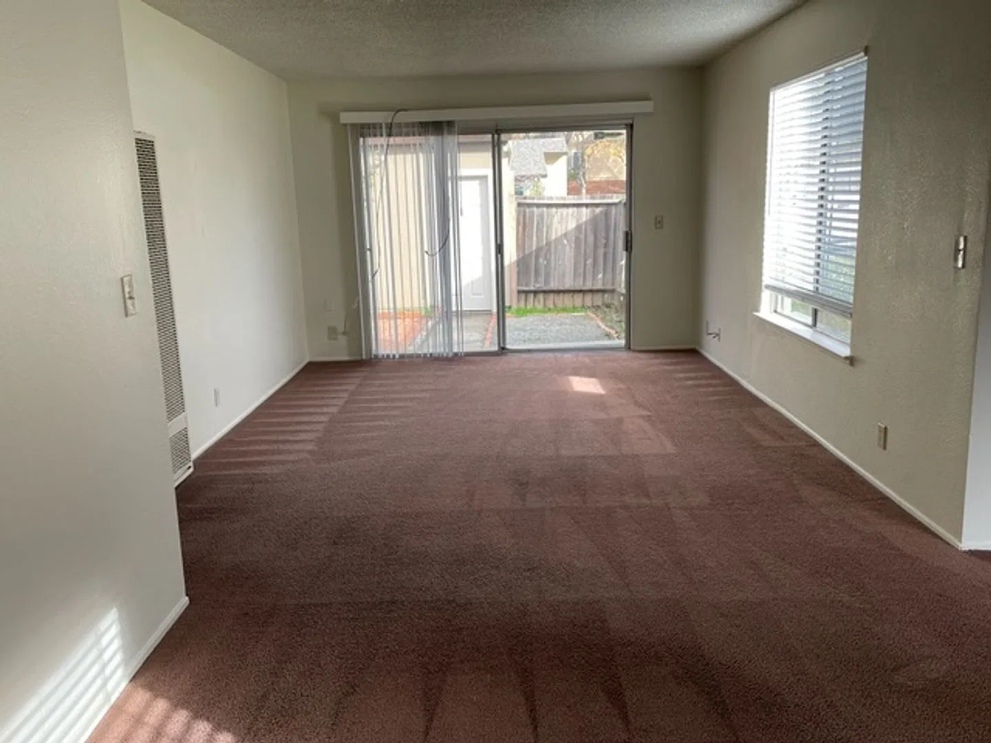 Remodeled end unit townhome-new kitchen, 2 car garage, in-unit laundry hookups, upgraded appliances — Photo 2
