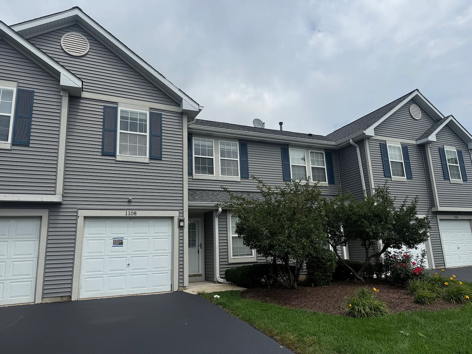 2 bed, 2.5 bath, 1288 sqft, $2,600 — Photo 1