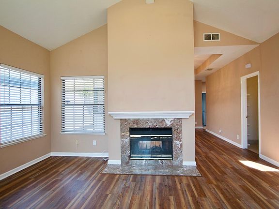 4th image of 217 Marvilla Cir