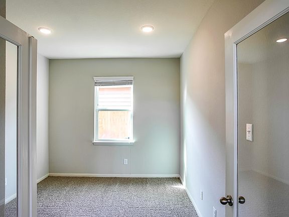 4th image of 105 Continental Ave