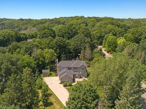 18339 Ridgewood Rd, Minnetonka, MN 55345