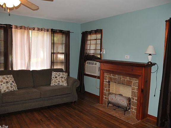 2nd image of 103 E Academy Ave