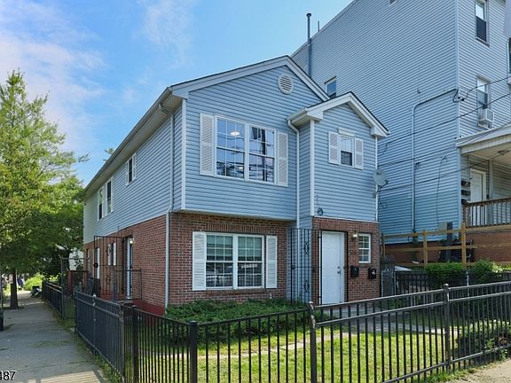 2nd image of 586 15Th Ave