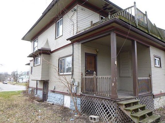 5th image of 1231 W Grand Ave