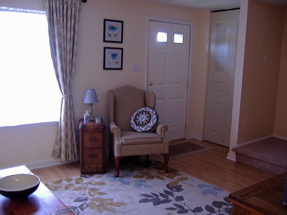 3rd image of 9739 Greenmeadow Cir