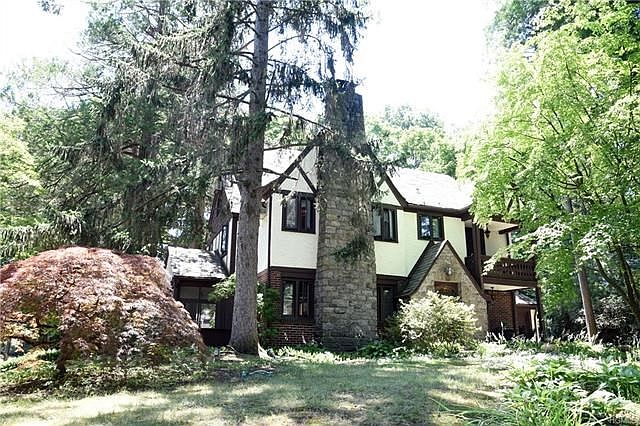 What an impression this house makes!