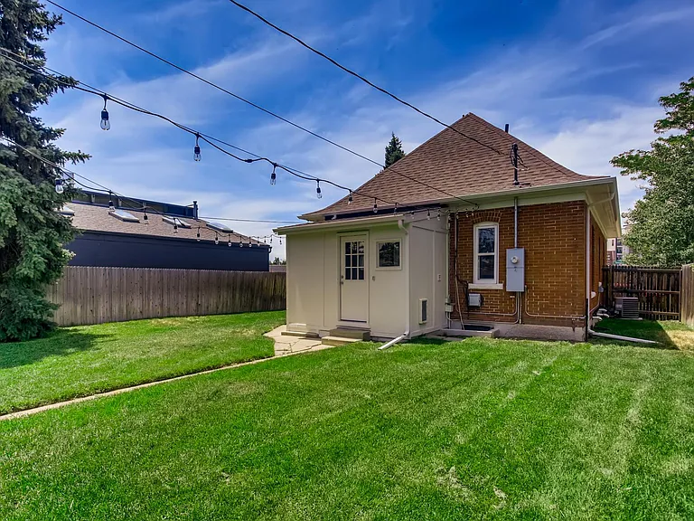 1072 S Pennsylvania St — Photo 26