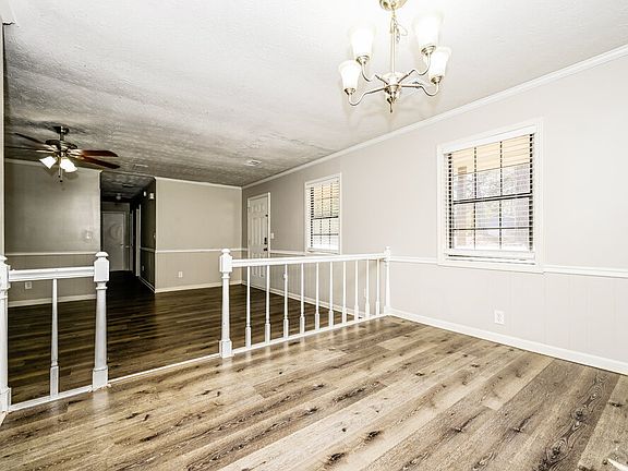 5th image of 4802 Hemlock Dr SE