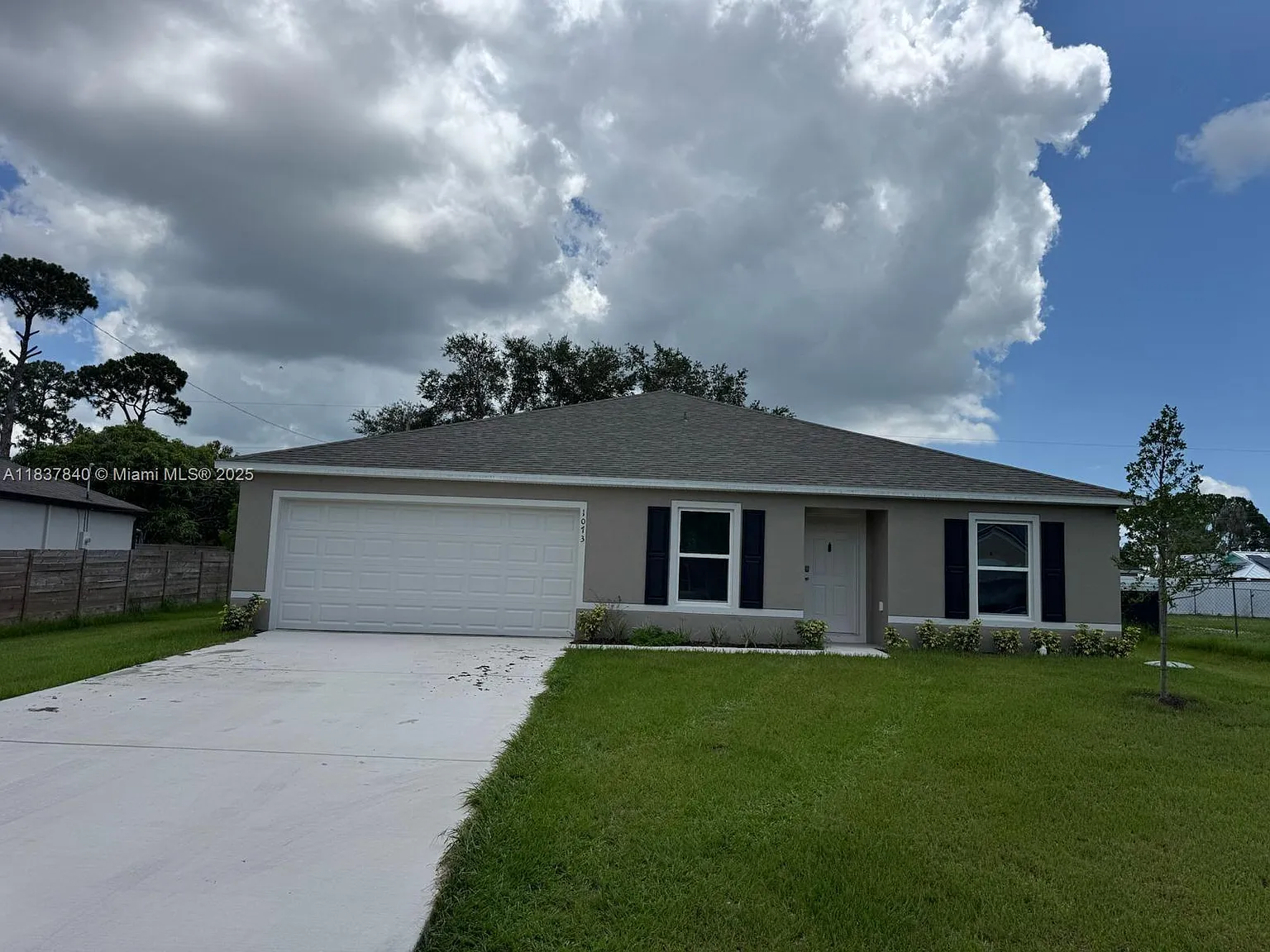 Port St Lucie Section 16 — Photo 1