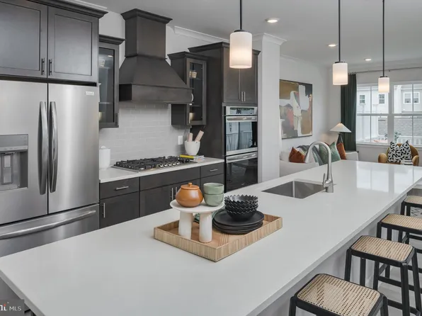 10767 Millport St, White Plains, MD 20695