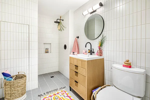 Sold by Compass | media 17