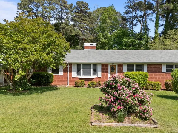 2910 Dove Ln, Raleigh, NC 27604