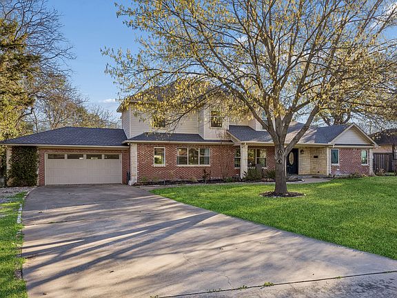 2nd image of 1334 El Patio Dr