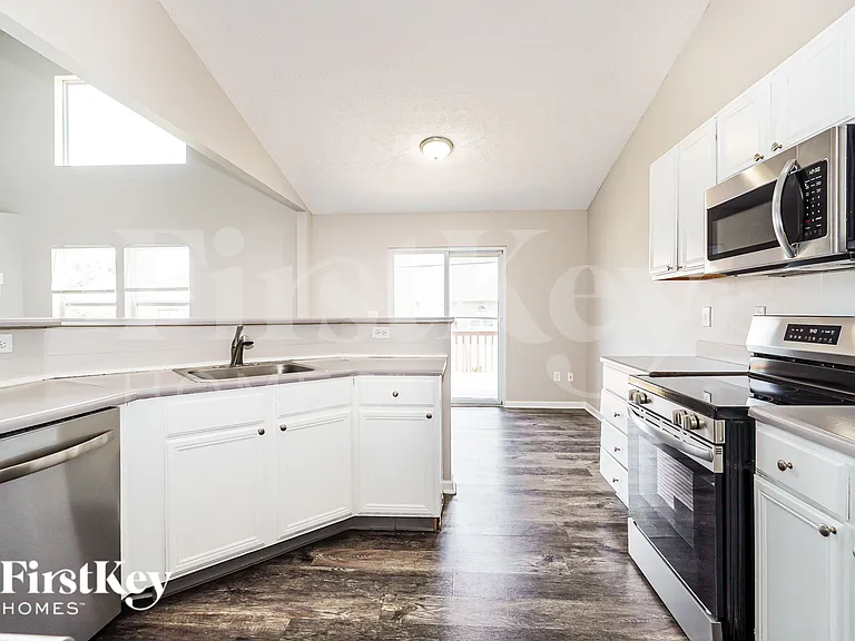 3253 Kady Ln — Photo 9