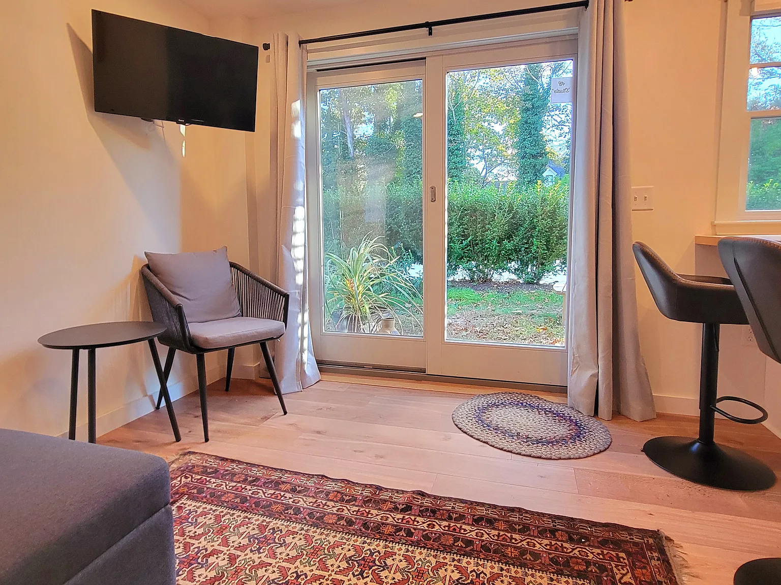 1 bed, 450 sqft, $1,950 — Photo 3