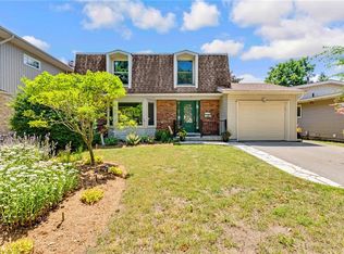 15 Lewis Cres, Kitchener, ON N2A2T7