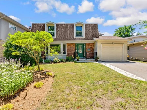 15 Lewis Cres, Kitchener, ON N2A 2T7
