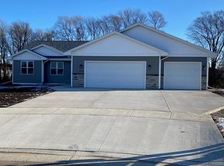 1020 Plum Ct, Janesville, WI 53546
