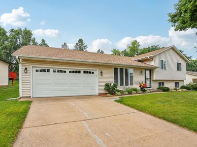 8781 77th St S, Cottage Grove, MN, 55016