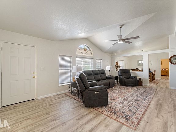 4th image of 5103 E 33rd Ln