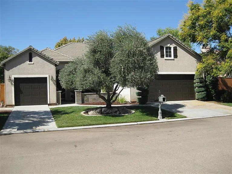 4705 N Emerald Peak Dr photo 1