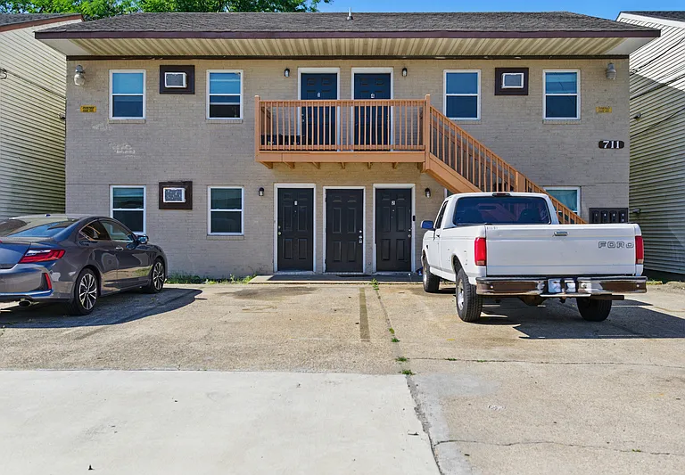 711 Easy St #2 — Photo 1