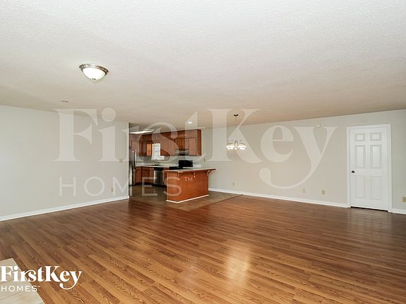 4th image of 420 Castlewood Rd