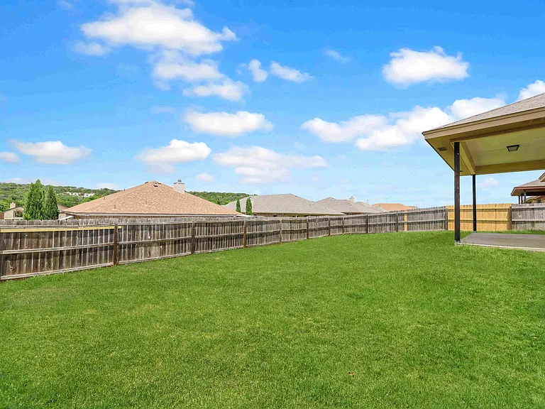2701 Tarrant County Dr — Photo 25