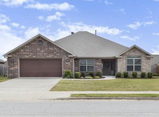 3999 Butterfly Ave, Fayetteville, AR 72764