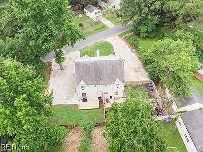 5th image of 34 Davis St