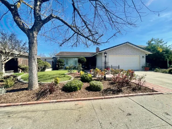 3840 Tahiti Ln, Modesto, CA 95356