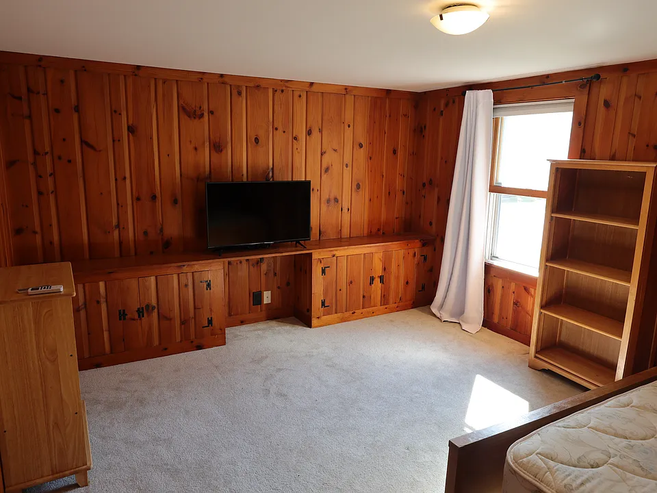 24 Pine Hill Ave #2