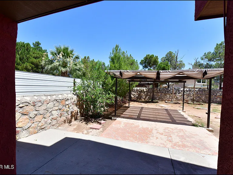12121 Tower Hill Dr — Photo 35