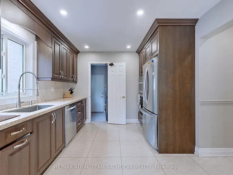 1614 Melman St — Photo 18