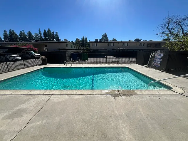 Baywood Apartments — Photo 2