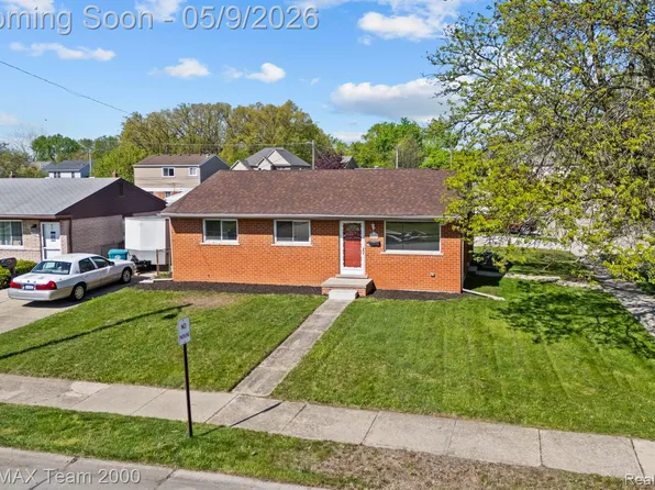 6557 Huntleigh St, Garden City, MI 48135