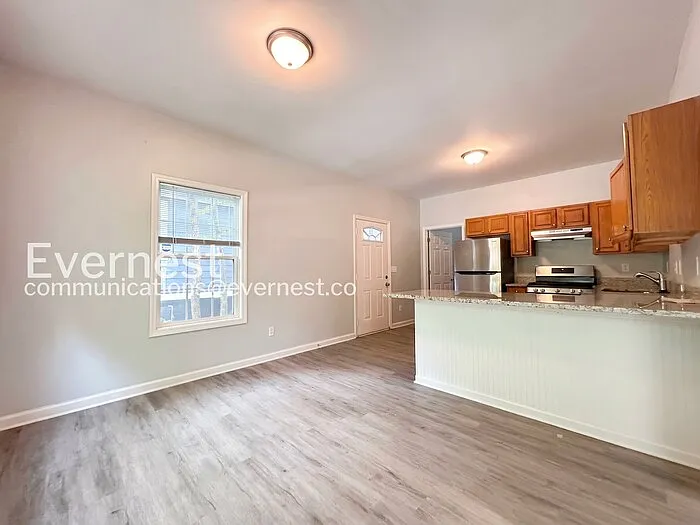 1725 Church St NW — Photo 10