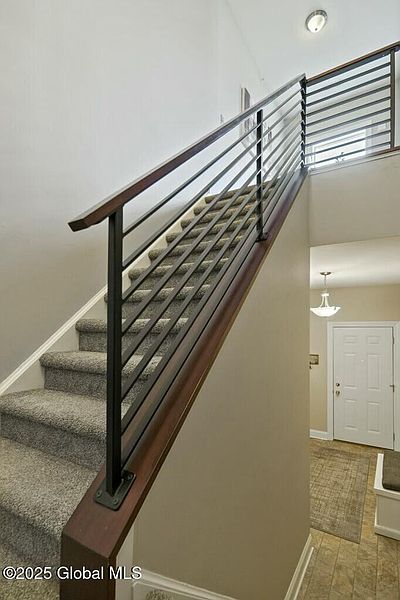 3rd image of 805 Vly Pointe Drive